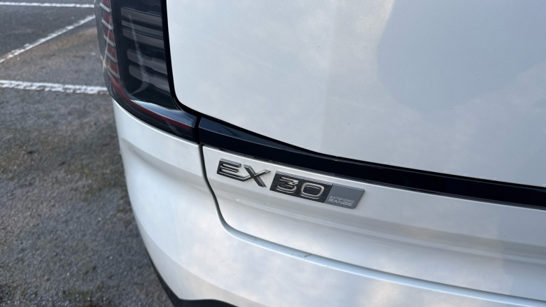 Volvo EX30 200kW SM Extended Range Plus 69kWh 5dr Auto Electric Estate
